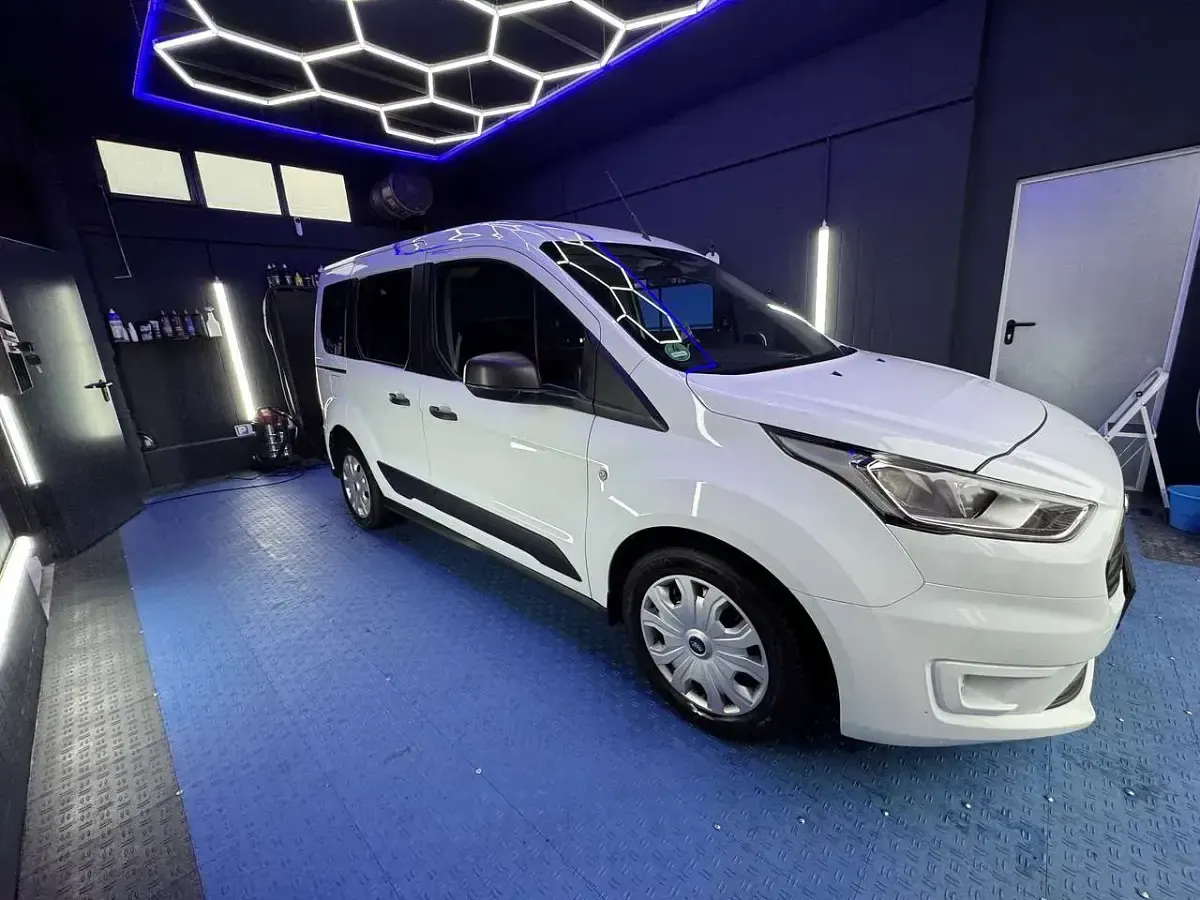 Gebraucht Ford Tourneo Connect Ambiente 101 PS (74 kW) 2019 Van / Kleinbus