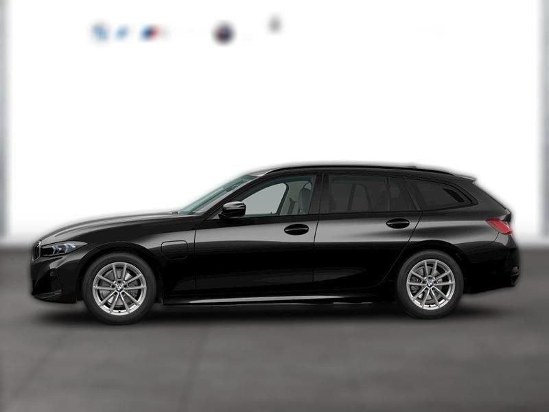 Gebraucht BMW 320e Efficient Dynamics 204 PS (150 kW) 2024 Schwarz metallic Kombi