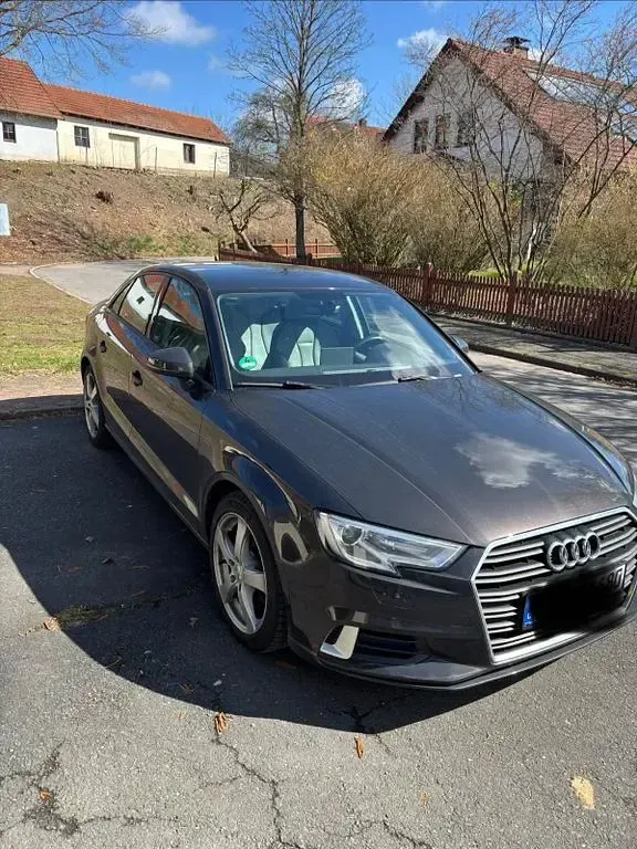 Gebraucht Audi A3 Design 150 PS (110 kW) 2018 Braun Limousine