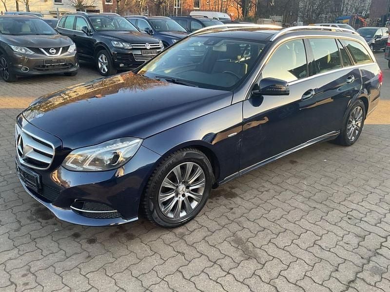 Blau Gebraucht 2015 Mercedes E220 Edition Kombi | 4.999 € (Etwas zu teuer) - Bild 1/4
