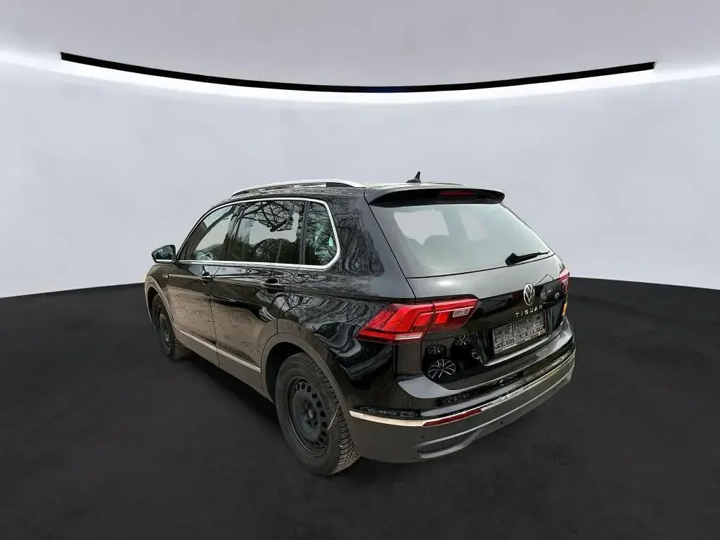 Gebraucht VW Tiguan Life 150 PS (110 kW) 2023 Deep black SUV