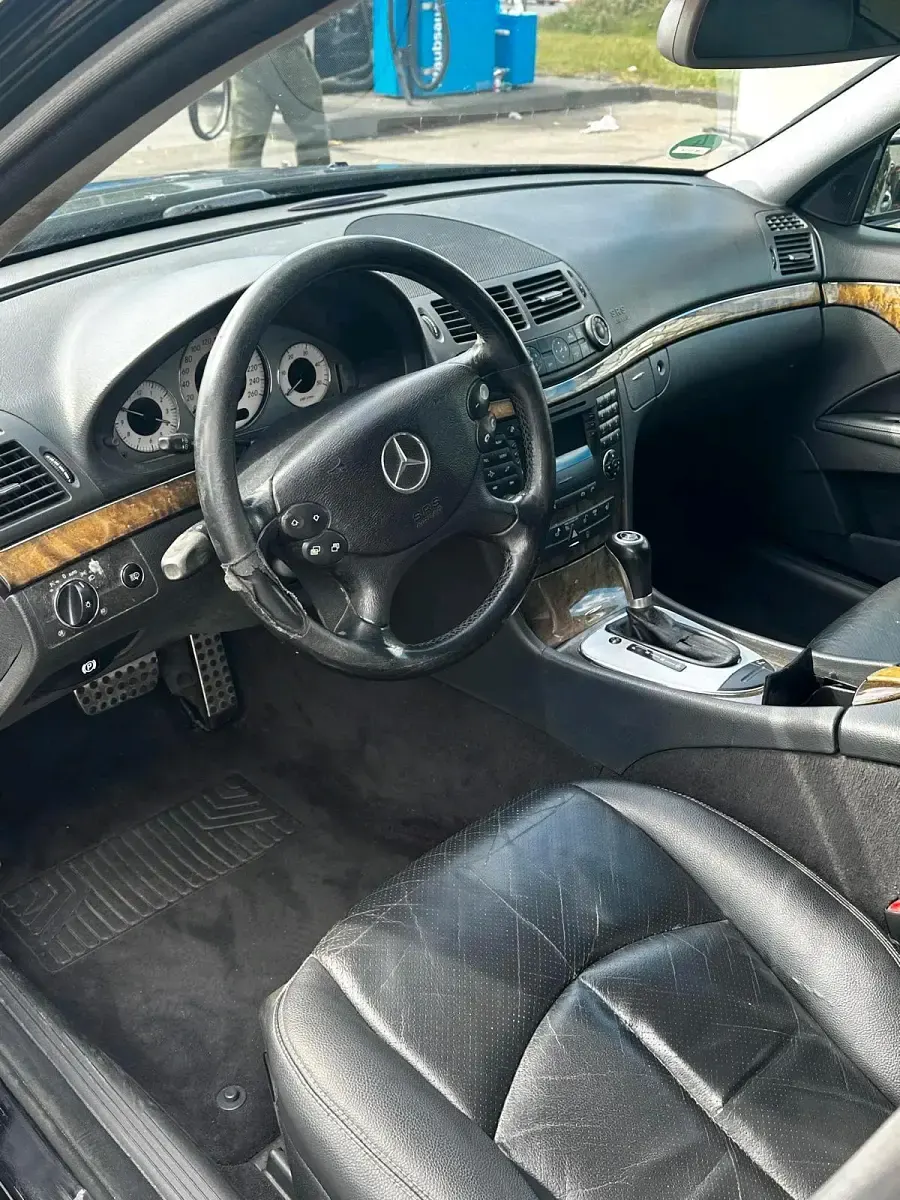 Gebraucht Mercedes E280 190 PS (139 kW) 2005 Schwarz Limousine