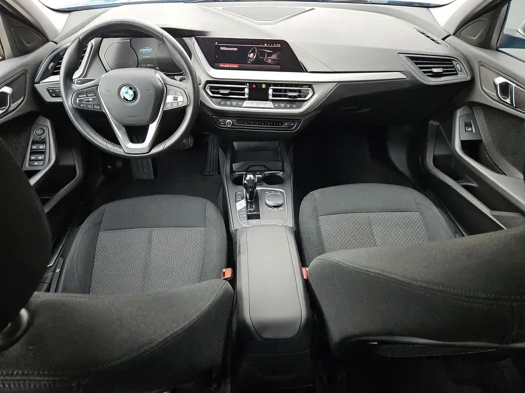 Używany BMW 120 Advantage 178 KM (130 kW) 2021 Niebieski Hatchback