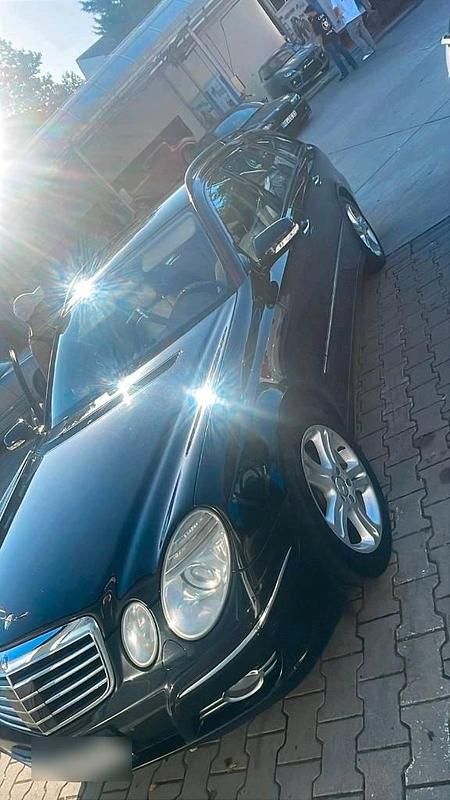 Second-hand Mercedes E320 224 CP (164 kW) 2006 Negru Break