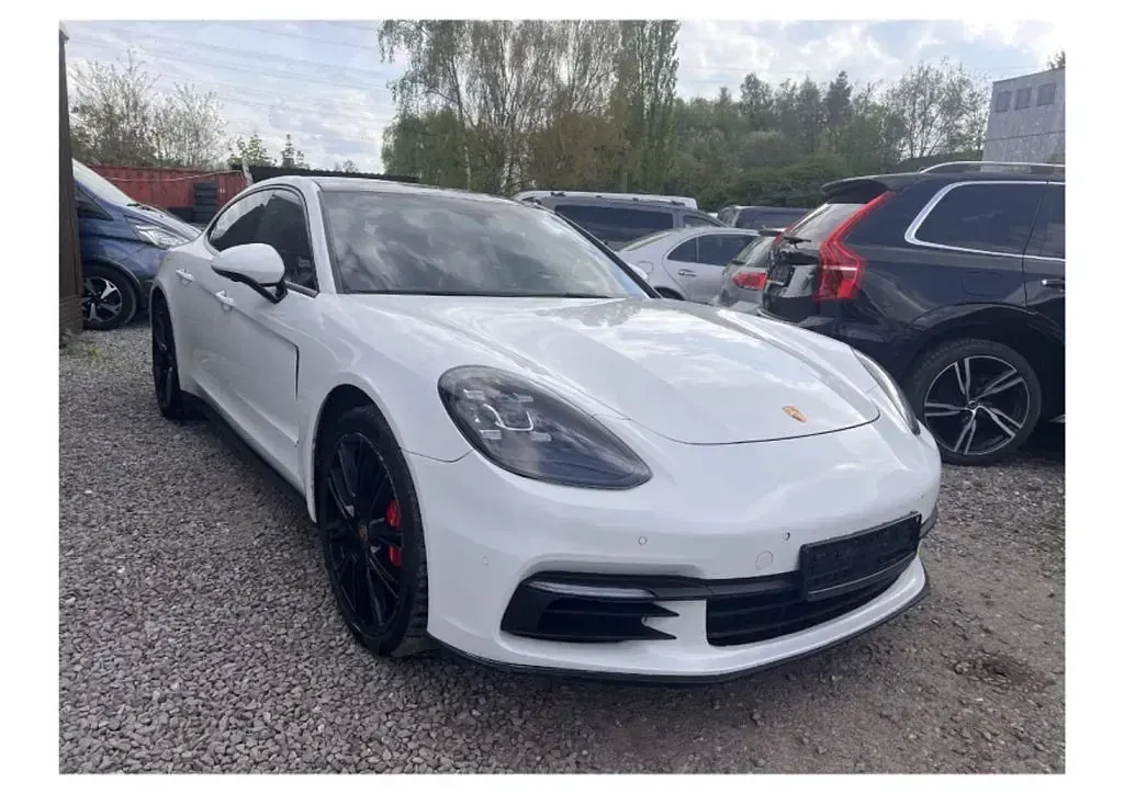 Gebraucht Porsche Panamera 4 330 PS (242 kW) 2018 Weiß Kleinwagen