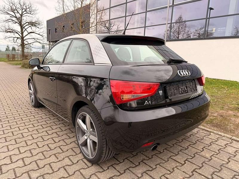 Gebraucht Audi A1 Ambition 86 PS (63 kW) 2011 Phantomschwarz perleffekt Kleinwagen