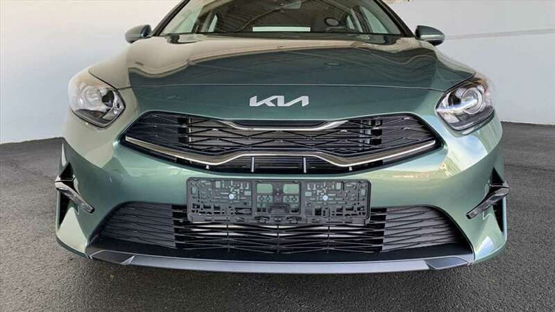 Neu Kia Ceed 140 PS (102 kW) 2025 Grün Kleinwagen