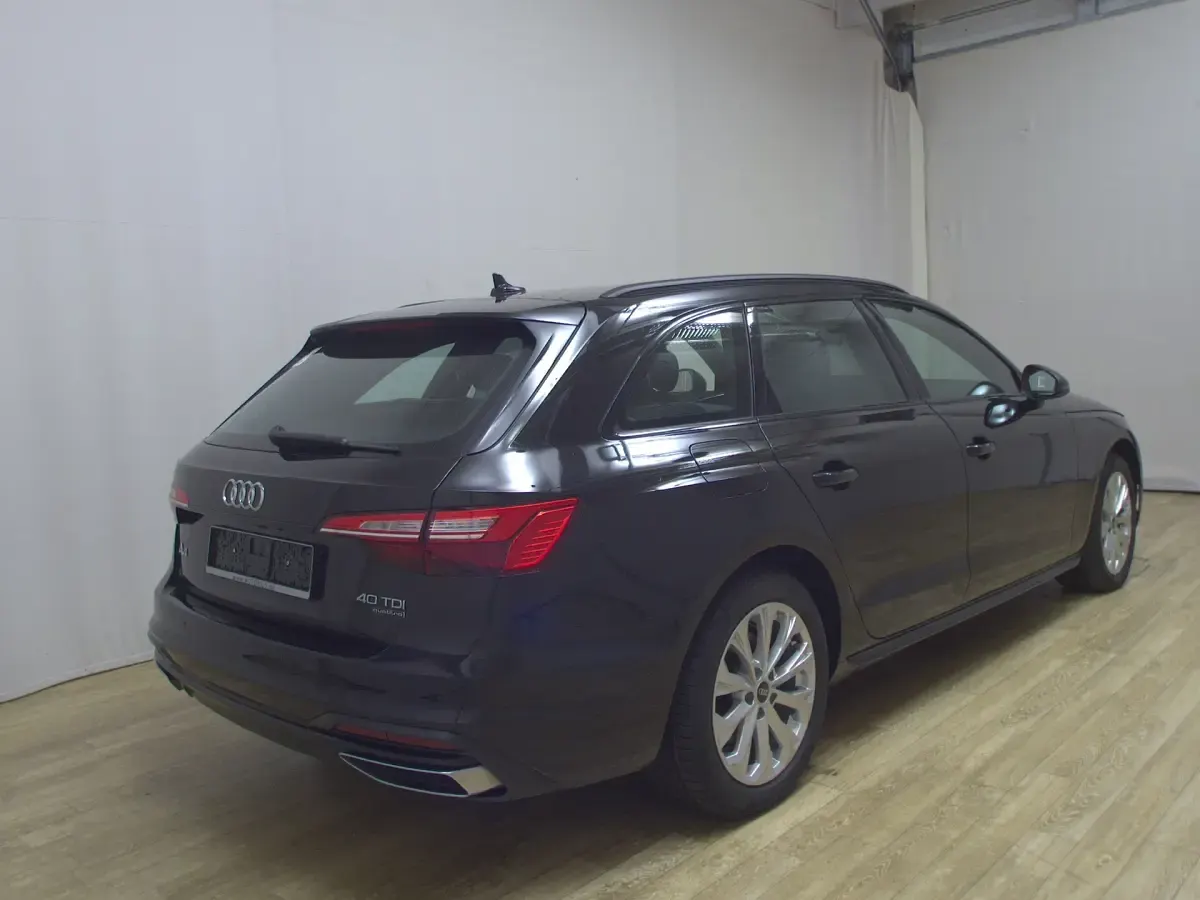 Gebraucht Audi A4 Advanced 204 PS (150 kW) 2023 Schwarz Kombi