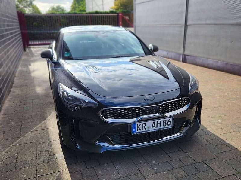 Schwarz Gebraucht 2017 Kia Stinger 4 Limousine | 35.000 € - Bild 1/4