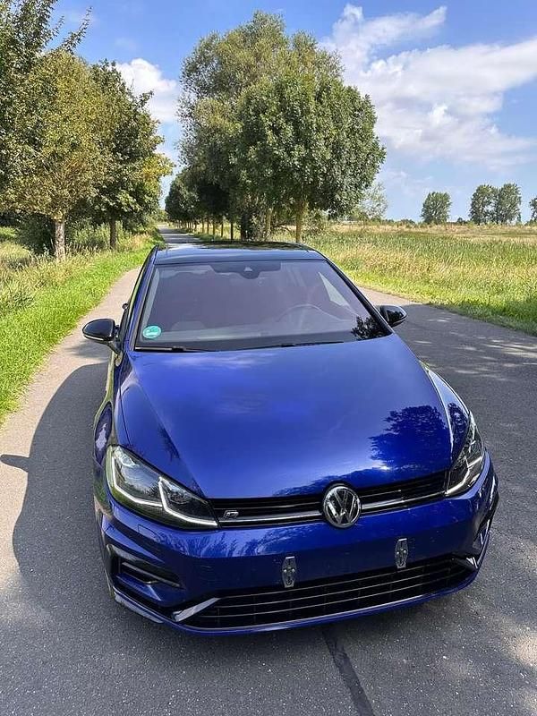 Blau Gebraucht 2017 VW Golf VII R Limousine | 29.000 € (Etwas zu teuer) - Bild 1/4