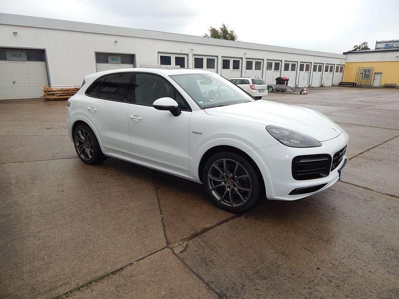 Gebraucht Porsche Cayenne E-Hybrid 340 PS (250 kW) 2019 Weiß SUV