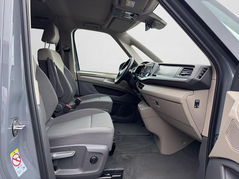 Gebraucht VW Multivan Life 150 PS (110 kW) 2025 Pure grey Van