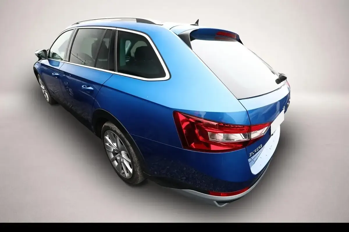 Gebraucht Skoda Superb 200 PS (147 kW) 2021 Manufacturer Kombi