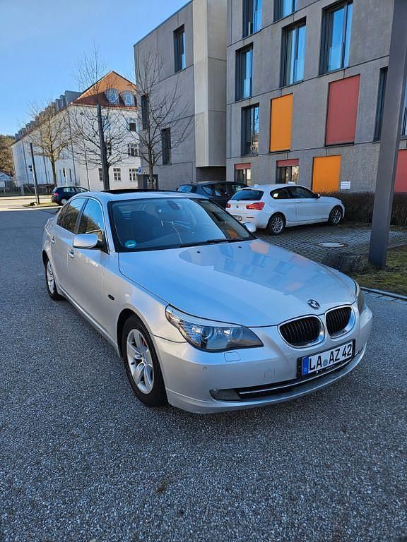 Gebraucht BMW 520 177 PS (130 kW) 2008 Silber Limousine