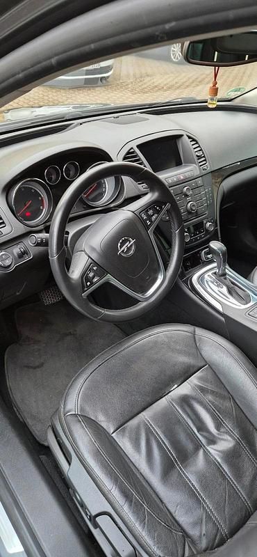 Grau Gebraucht 2011 Opel Insignia Kombi | 5.000 € (Fairer Preis) - Bild 1/4