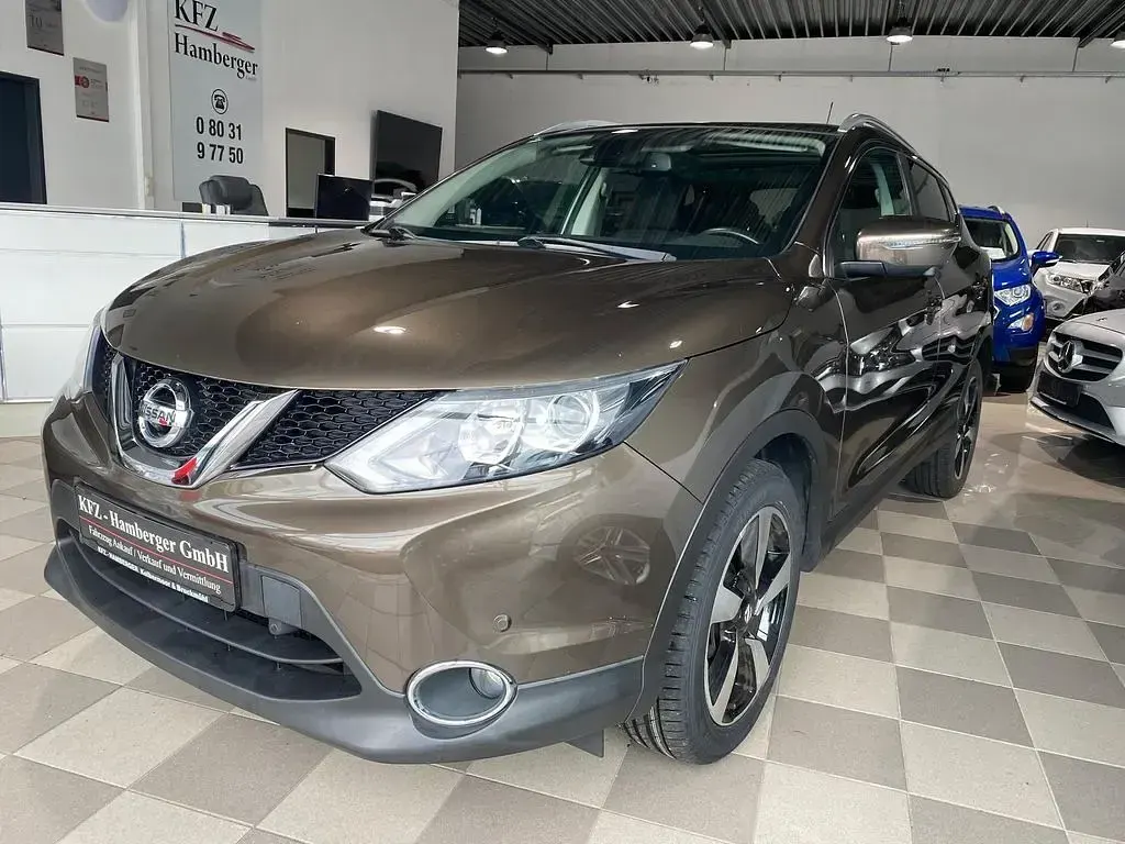 Gebraucht Nissan Qashqai N-Connecta 163 PS (119 kW) 2016 Braun SUV