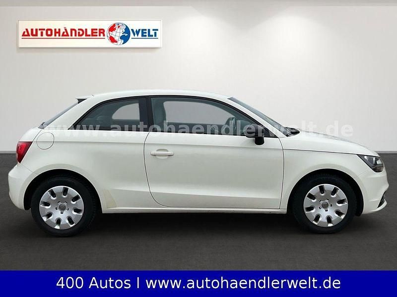 Gebraucht Audi A1 Attraction 86 PS (63 kW) 2011 Weiß Kleinwagen