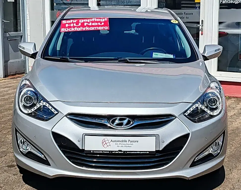 Gebraucht Hyundai i40 Style 116 PS (85 kW) 2014 Silber Limousine