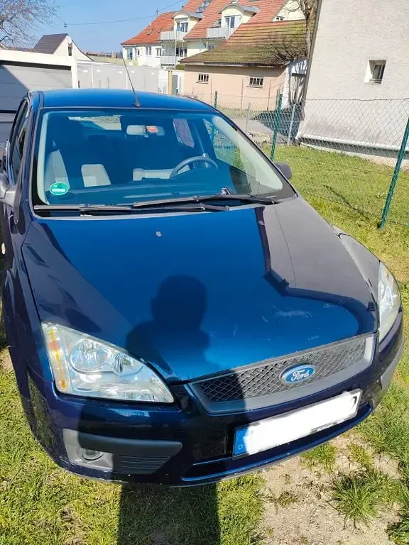 Gebraucht Ford Focus Ambiente 101 PS (74 kW) 2005 Blau Limousine