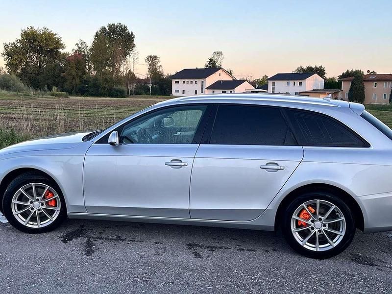 Gebraucht Audi A4 Ambiente 143 PS (105 kW) 2011 Grau Kombi