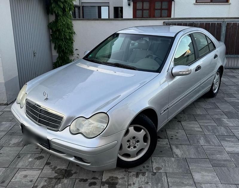 Silber Gebraucht 2004 Mercedes C180 Limousine | 2.750 € - Bild 1/4