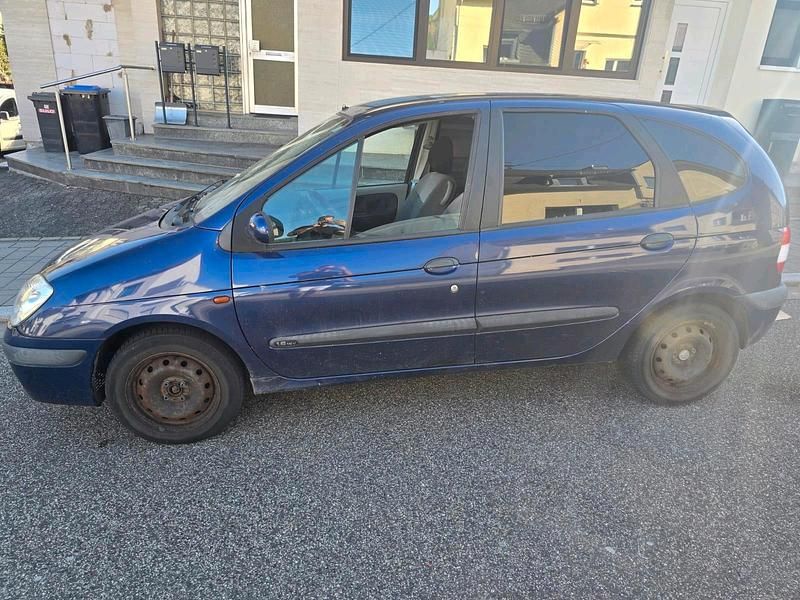 Blau Gebraucht 2002 Renault Scénic Van / Kleinbus | 250 € (Superpreis) - Bild 1/4