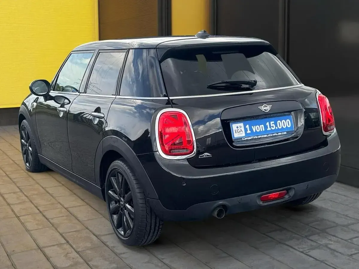 Käytetty Mini ONE 102 HP (75 kW) 2019 Musta Viistoperä