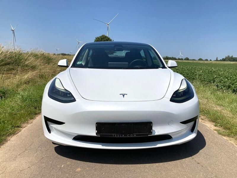 Weiß Gebraucht 2022 Tesla Model 3 Standard Range Limousine | 22.500 € (Superpreis) - Bild 1/4