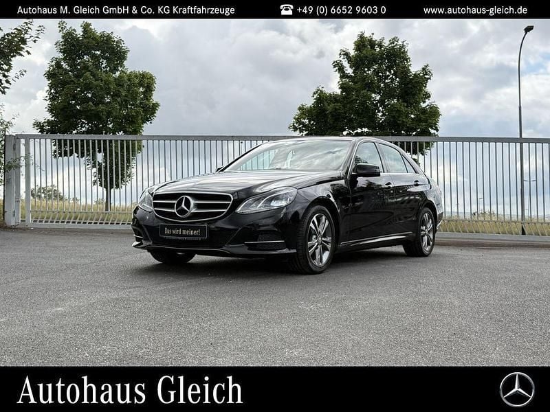 Obsidianschwarz lack Gebraucht 2015 Mercedes E200 Avantgarde Limousine | 19.990 € (Etwas zu teuer) - Bild 1/4
