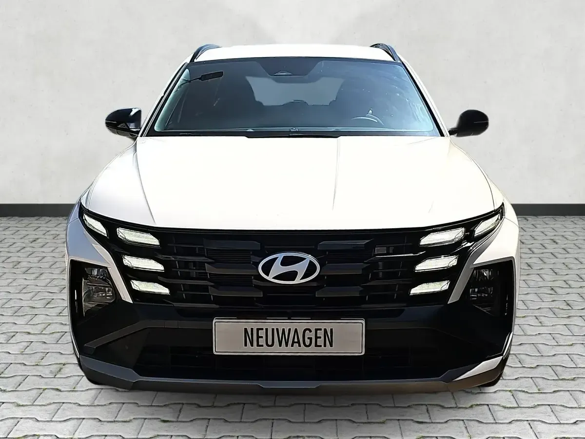 Neu Hyundai Tucson Blackline 239 PS (175 kW) 2026 Atlas white SUV