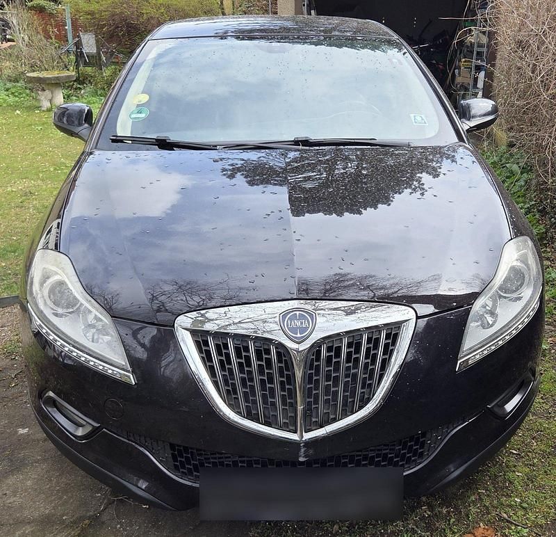 Gebraucht Lancia Delta 165 PS (121 kW) 2011 Schwarz Kleinwagen