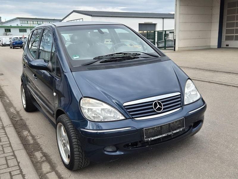Gebraucht Mercedes A190 Elegance 125 PS (91 kW) 2001 Blau Limousine