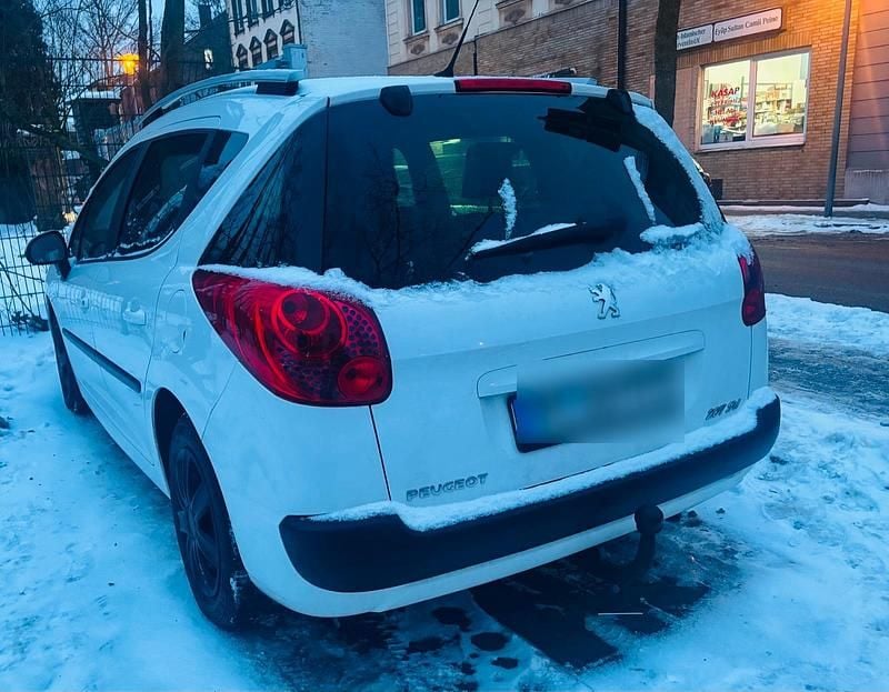 Weiß Gebraucht 2009 Peugeot 207 Kombi | 950 € (Superpreis) - Bild 1/4