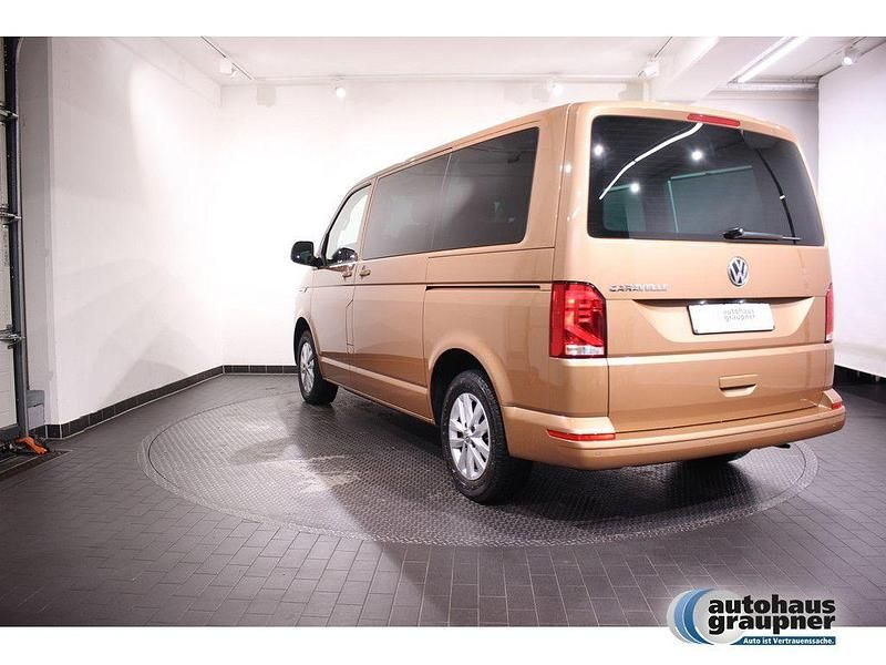 Gebraucht VW Caravelle 150 PS (110 kW) 2020 Braun / copper bronze Van / Kleinbus