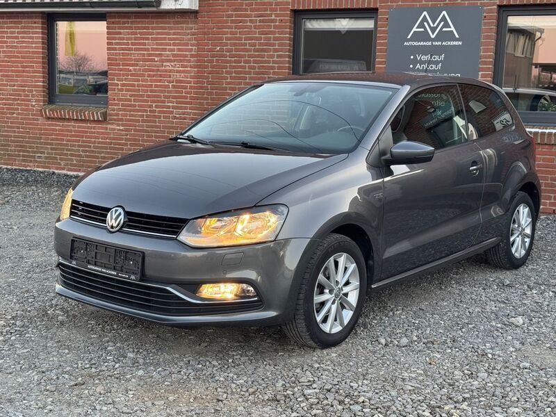 Grau Gebraucht 2015 VW Polo LOUNGE Kleinwagen | 10.890 € (Fairer Preis) - Bild 1/4