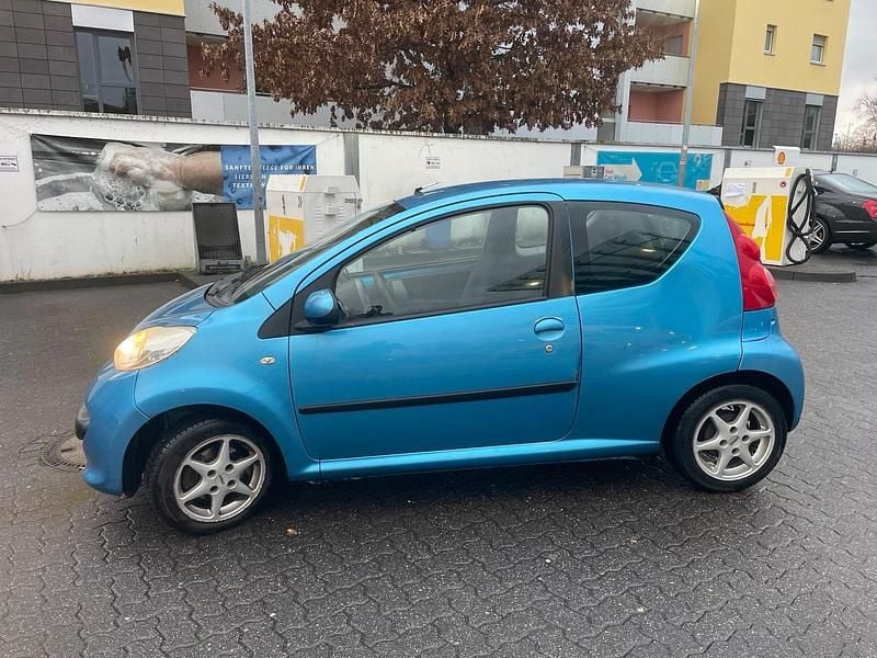 Gebraucht Peugeot 107 68 PS (50 kW) 2007 Blau Kleinwagen