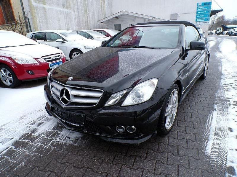Gebraucht Mercedes E200 184 PS (135 kW) 2011 Schwarz Cabrio