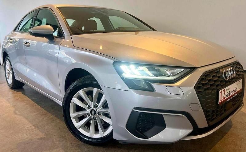 Silber Gebraucht 2022 Audi A3 Basis Limousine | 20.490 € (Guter Preis) - Bild 1/4