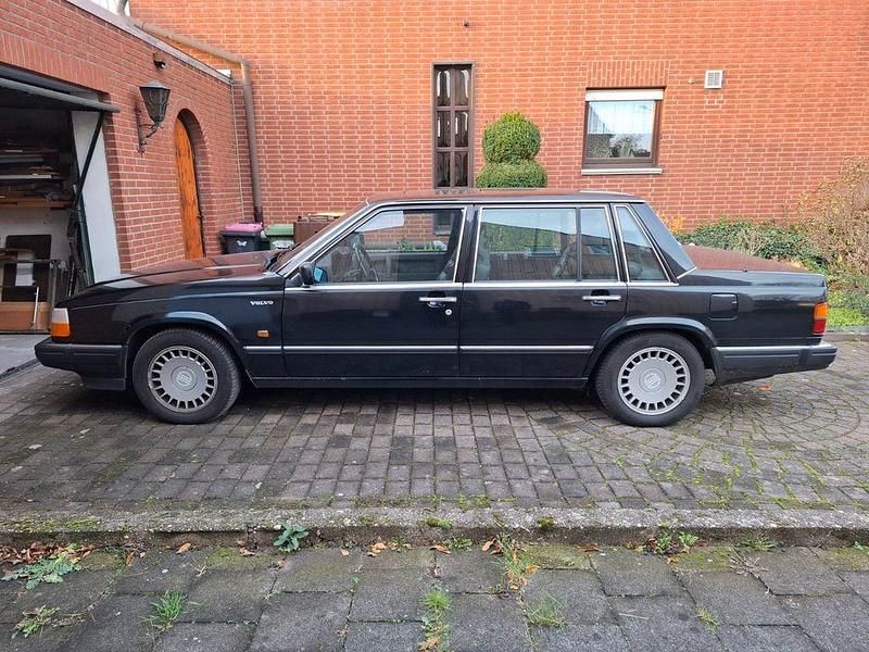 Schwarz Gebraucht 1988 Volvo 760 Limousine | 5.999 € - Bild 1/4