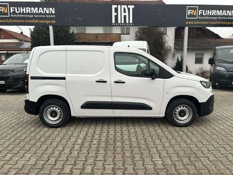 Neu Fiat Doblò 101 PS (74 kW) 2025 Weiß Van / Kleinbus