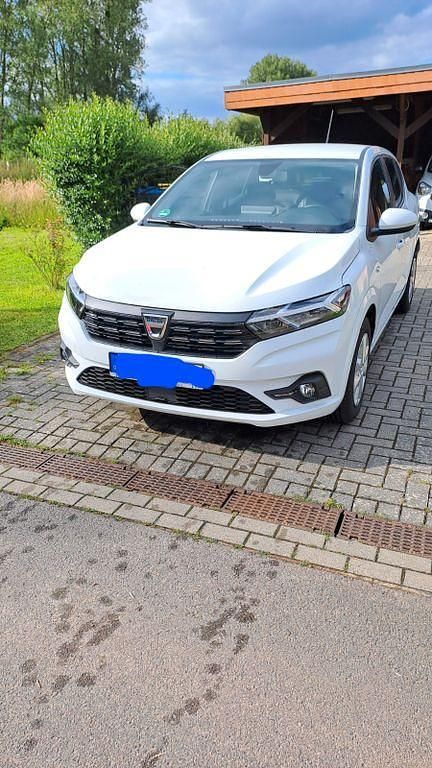 Weiß Gebraucht 2022 Dacia Sandero Comfort Limousine | 10.499 € (Superpreis) - Bild 1/4