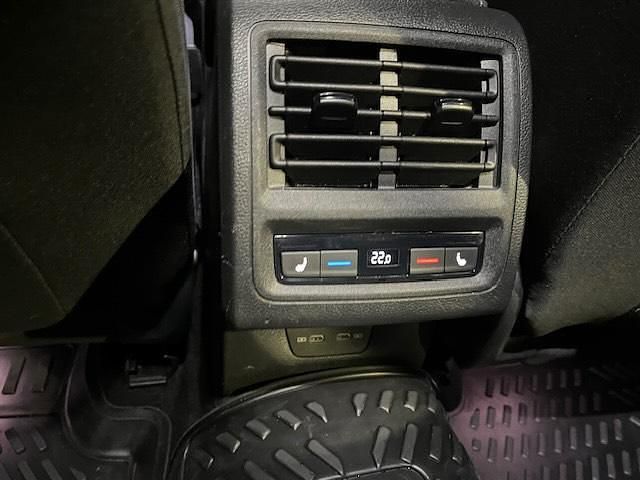 Gebraucht VW Golf VIII 131 PS (96 kW) 2020 Gelb Kleinwagen