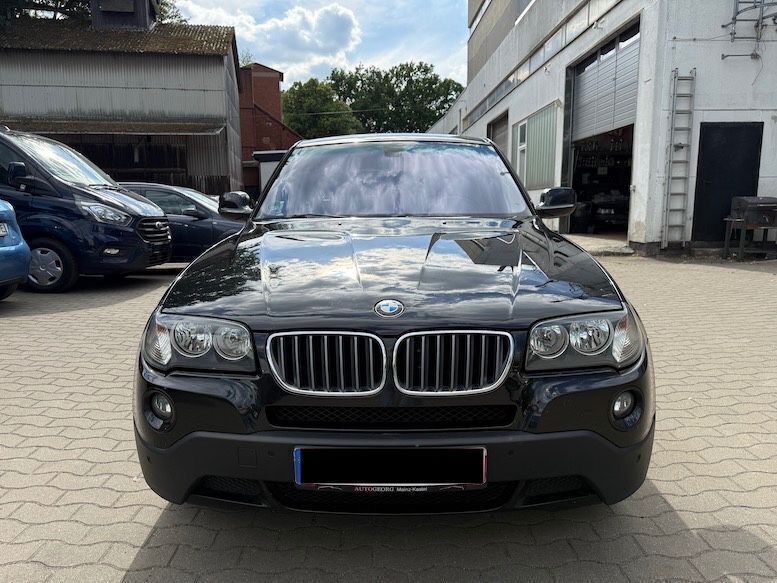 Schwarz Gebraucht 2010 BMW X3 Lifestyle SUV | 7.490 € (Fairer Preis) - Bild 1/4