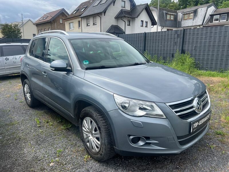 Grau Gebraucht 2009 VW Tiguan Sportline SUV | 7.400 € (Fairer Preis) - Bild 1/4