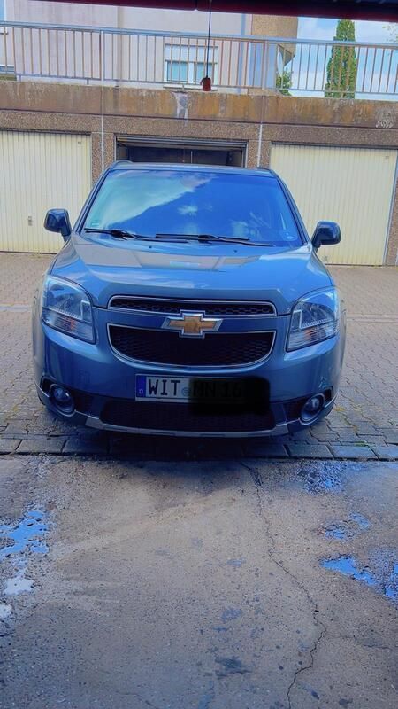 Grau Gebraucht 2011 Chevrolet Orlando Van / Kleinbus | 4.300 € (Guter Preis) - Bild 1/4