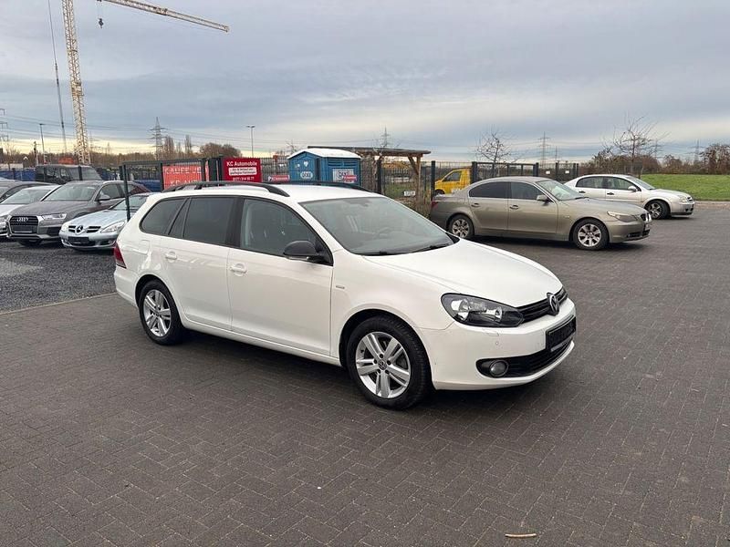 Weiß Gebraucht 2012 VW Golf VI Match Kleinwagen | 8.499 € (Etwas zu teuer) - Bild 1/4