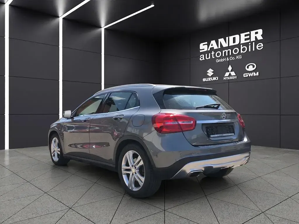 Gebraucht Mercedes GLA250 Urban 211 PS (155 kW) 2014 Grau SUV