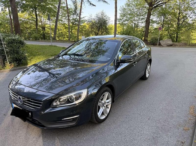 Gebraucht Volvo S60 Summum 136 PS (100 kW) 2014 Limousine