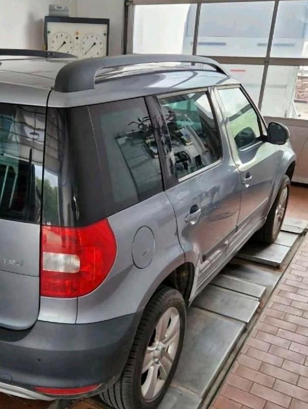Gebraucht Skoda Yeti Elegance 140 PS (102 kW) 2012 Silber SUV