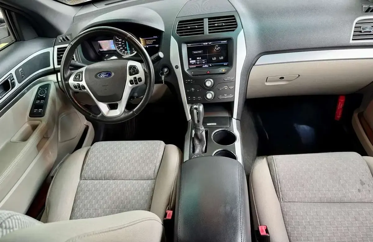 Używany Ford Explorer XLT 294 KM (216 kW) 2012 Biały SUV